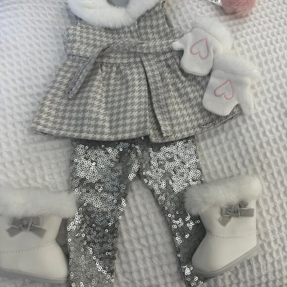 AMERICAN GIRL-FROSTY FRILLS VEST, LEGGINGS AND BOOTS A255